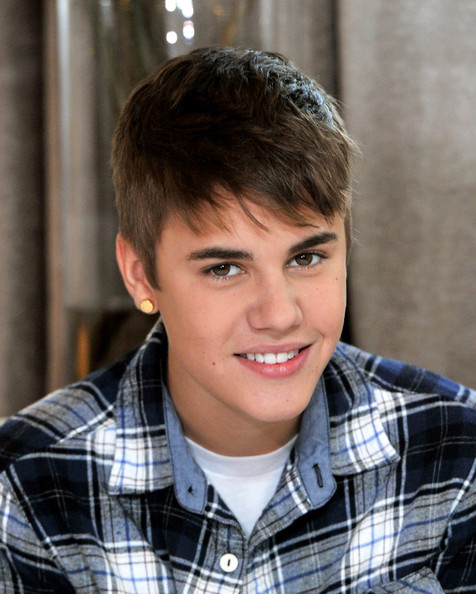 2596901_Justin+Bieber+Justin+Bieber+Exclusive+Interview+Y7tmkQ4tNy8l